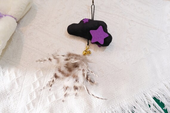 2 Bacchette Giocattolo Per Gatti Con Piume E Campana - Gioco Interattivo Con Pompon E Piume Intercambiabili - Foto 9