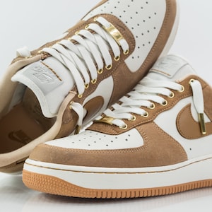 Nike PREMIUM SUEDE AF1s Air Force 1 Low - トフィーブラウンセイルガム - あらゆるサイズ - カスタム