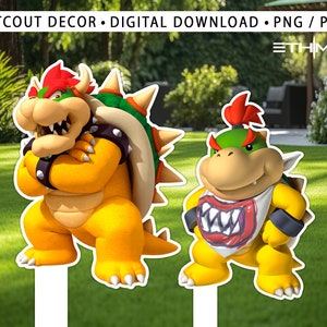Puede incluir: Dos figuras recortadas de Bowser y un Bowser Jr. más pequeño de la serie de videojuegos Super Mario Bros. Bowser es una gran criatura amarilla parecida a una tortuga con púas rojas en la cabeza y un caparazón verde. Bowser Jr. es una criatura amarilla más pequeña parecida a una tortuga con púas rojas en la cabeza y un caparazón verde. Ambas figuras están de pie en un césped verde.