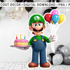 Puede incluir: Una taza de cerámica blanca con asa negra y el texto "But First, Coffee" en negrita negra. La taza se encuentra sobre un fondo borroso, sugiriendo un ambiente acogedor.