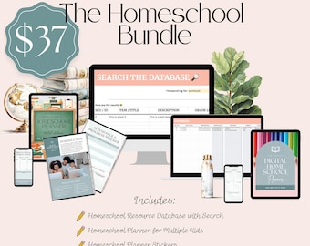 Puede incluir: Imagen que promociona "The Homeschool Bundle" con un precio de $37. La imagen incluye un monitor de computadora, tabletas y teléfonos inteligentes que muestran planificadores y bases de datos digitales. El paquete incluye una base de datos de recursos, un planificador para varios niños y pegatinas.