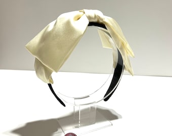 Silky satin double bow on black headband | BOW.H.