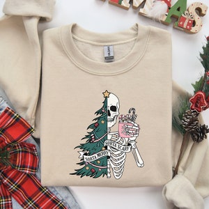 Sorta Merry Sorta Scary Weihnachts-Skelett-Shirt, Weihnachts-Skelett-Shirt, Weihnachtsbaum-Rock-Shirt, Retro-Weihnachtsmusik-Shirt