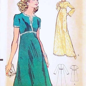 Vogue 8679 UNCUT Dress in Two Lengths - Size 8 Bust 31.5 Vintage 1970s Sewing Pattern