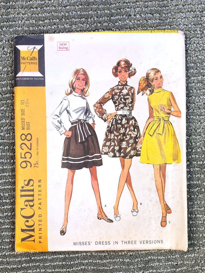 McCall's 9528 Dress in 3 Versions Size 10, Bust 32.5 ©1968 Vintage Sewing Pattern image 2