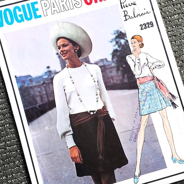 Vogue Paris Original 2329, Pierre Balmain. One-Piece Dress with Sash. Size 8, Bust 31.5. Vintage ca. 1970 Paper Sewing Pattern.