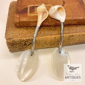 Antieke Victoriaanse kaviaarlepels van schelp en parelmoer, verzilverd, set van 2, ca. 1900 - 10