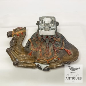 Antikes kamelförmiges anglo-indisches Tintengefäß aus Bronze mit Glaseinsatz, ca. 1920er Jahre