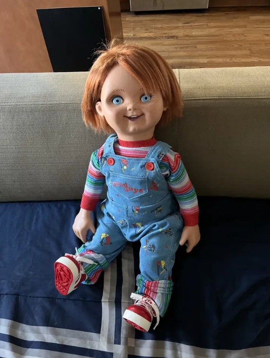 Muñeco Chucky Doll Spirit Halloween 2 Ft Talking Decoration 