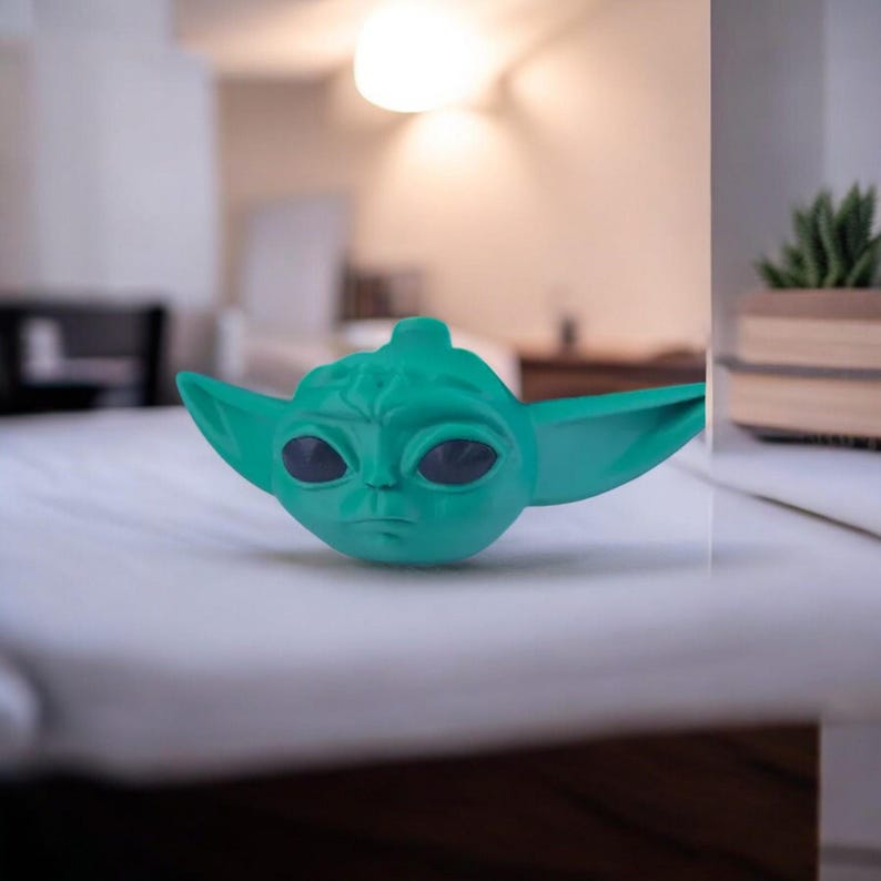 Baby Yoda Controller Holder 3D Printed Model - Mandalorean Game Collectible Figurine fan art desk pet afbeelding 8