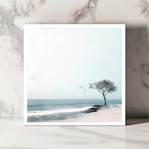 Carte Plage Minimaliste Carte Art Côtier Carte Arbre Seul Bord de Mer Carte Océan Blanche Carte Nature Unique Carte Plage Calme