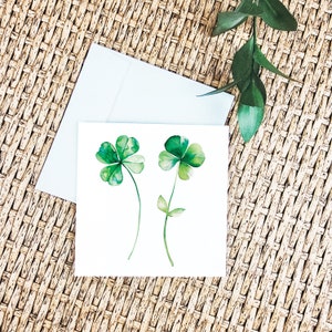 Kundenspezifisches Aquarell Kleeblatt, irisches Glücksbringer, botanische Kunst-Karte, St. Patricks Tag, grünes Kleeblatt, Naturkarte, viel Glück wünscht