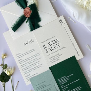 Invitación de boda verde esmeralda con sello de cera personalizado, paquete de invitación de boda impresa, juego de invitación de lujo, menú y tarjeta de detalles