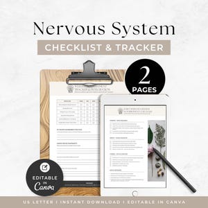 Op de afbeelding: Een digitale documentenset Nervous System Checklist & Tracker met twee pagina's. Eén pagina ligt op een houten klembord, de andere is zichtbaar op een tabletscherm met een stylus. De tekst bevat Weekly Nourishment Tracker & Integration en Daily Nervous System Nourishment Checklist. Het ontwerp is bewerkbaar in Canva en beschikbaar als directe download in US Letter-formaat.