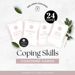 Può includere: Un set di 24 carte per il coaching del benessere intitolate Coping Skills, con carte bianche con accenti rosa tenue e testo che include Social Bailout, Scripted No, Joy Anchor e Brain Dump. Le carte sono modificabili in Canva e includono una licenza commerciale.