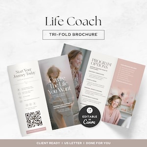 Può includere: Una brochure pieghevole a tre ante per un life coach con una delicata palette di colori bianco, beige e rosa tenue. Il layout include intestazioni come Life Coach, Start Your Journey Today e Program Options, oltre a un codice QR e foto.