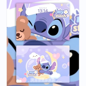 Puede incluir: Un fondo de pantalla digital con el personaje Stitch de Lilo & Stitch. La imagen superior muestra a Stitch guiñando un ojo con un osito de peluche. La imagen inferior muestra a Stitch en una luna creciente con un osito de peluche. El texto "my stitch" es visible.