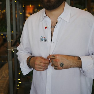 Men&#39;s White Linen Long Sleeve Button-Up Shirt