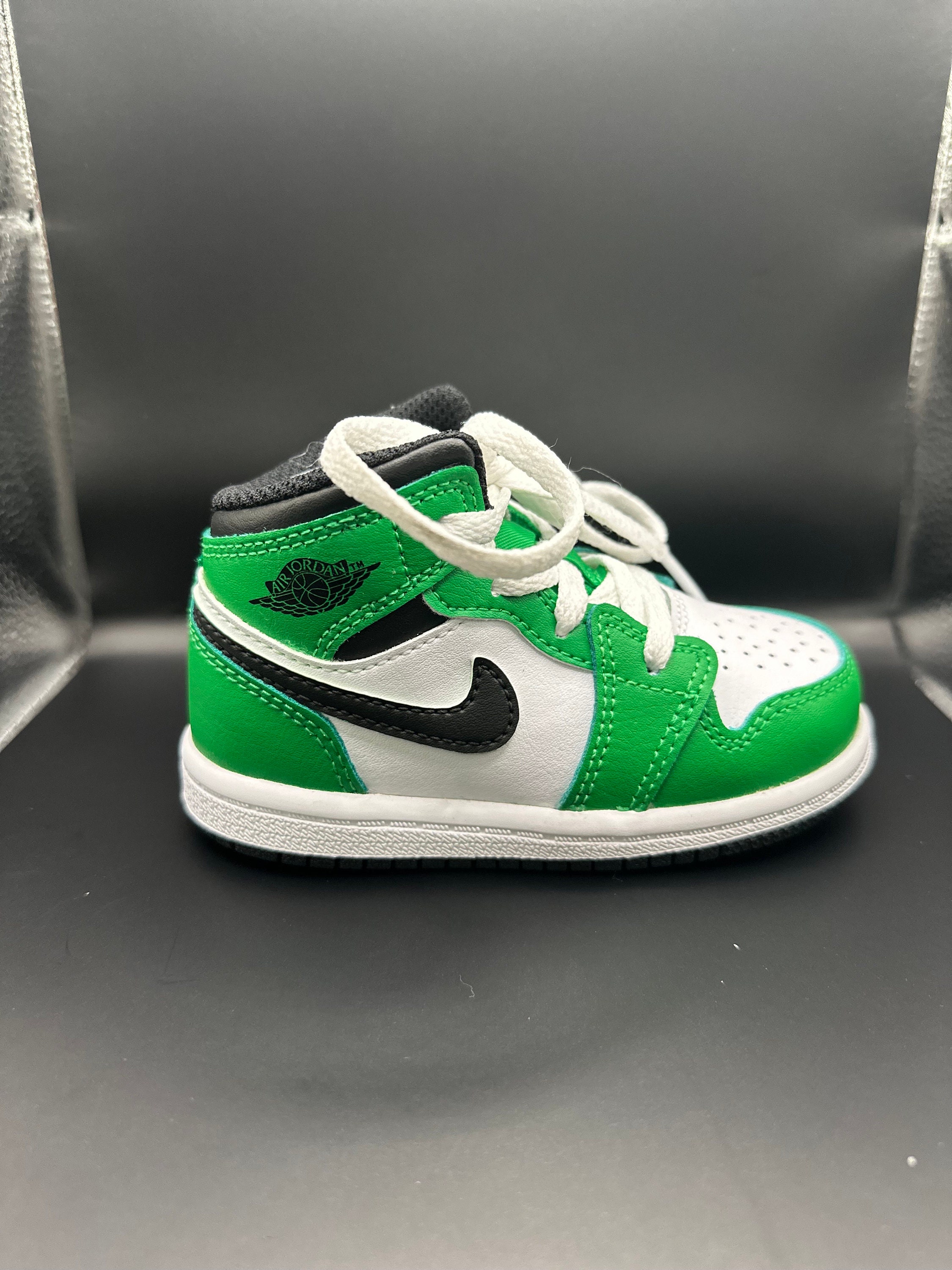 Nike パットカバー Retro Jordan 1 Putter Cover SneakerPutt - The Original Standing Sneaker Putter Cover