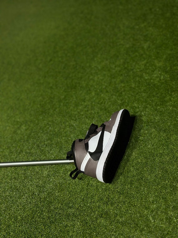 Nike パットカバー Retro Jordan 1 Putter Cover SneakerPutt - The Original Standing Sneaker Putter Cover