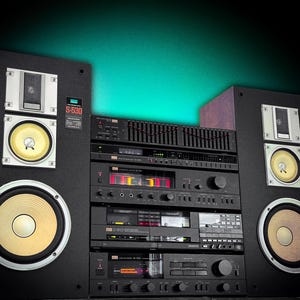 以下が含まれることがあります： 2つの大きな黒いスピーカーと複数のコンポーネントを備えたヴィンテージステレオシステム。スピーカーは金色のコーンとシルバーのトリムが付いています。コンポーネントには、イコライザー、レシーバー、カセットデッキが含まれます。背景はティールと黒のグラデーションです。