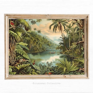Könnte beinhalten: Eine gerahmte Vintage-Illustration einer tropischen Dschungelszene mit einem Fluss, der durch sie fließt. Die Szene zeigt üppiges grünes Laub, Palmen und ein kleines Boot auf dem Fluss. Der Rahmen ist in hellem Holz gehalten.