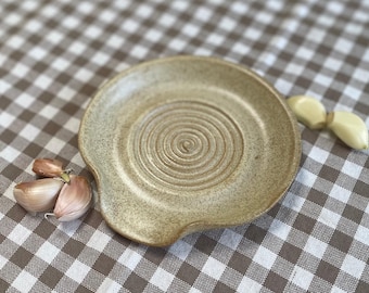 2-in-1 Handmade Ceramic Garlic Grater and Spoon Holder