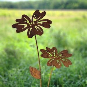 Rustic Metal Flower Garden Stake, Spring Garden metal art, Recycled Outdoor Yard flower, Gift for dad