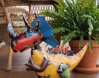 Handmade Rustic Metal Triceratops – Unique Dinosaur Yard Art, Whimsical Outdoor Garden Décor, Perfect Gift for Dinosaur Lovers