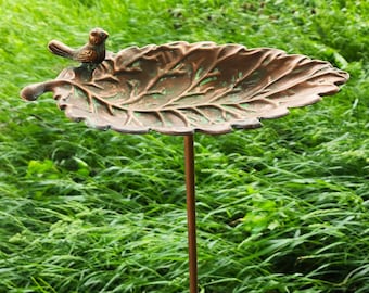Rustic Metal Bird Feeder Garden Stake: Leaf Design Bird Bath