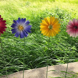 Whimsical Metal Daisy Garden Stakes (Set of 6) - Handmade Floral Yard Art