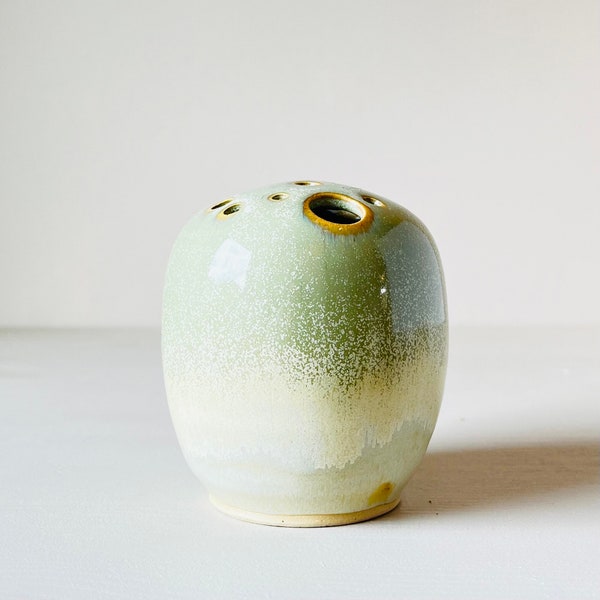 Handmade Ceramic frog Vase, Colourful small flower vaas, Handcrafted Unique turquoise Mini Ceramic Vase
