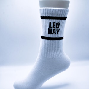 Calcetines con lema para el día de piernas: Calcetines deportivos blancos de algodón para mujer (tallas 3-8 del Reino Unido)