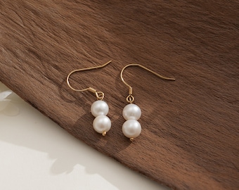 Boucles d'oreilles pendantes en perles d'eau douce naturelles, boucle d'oreille crochet, boucles d'oreilles de mariage, boucles d'oreilles de mariée, cadeau de demoiselle d'honneur, cadeau pour elle, cadeau pour maman