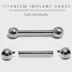 Puede incluir: Barbell de titanio de grado implantable con dos bolas. La barra se separa en tres piezas: dos bolas y una barra recta. El titanio de grado implantable es un material de alta calidad utilizado en implantes médicos.