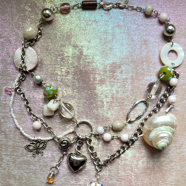 collier upcyclé, fait main, irisé, nacre