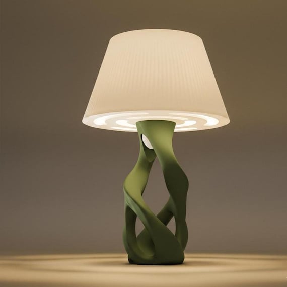 Design Tischlampe DNA im skandinavischen Stil: Moderne Tischleuchte für Wohnzimmer und den Nachttisch im Schlafzimmer