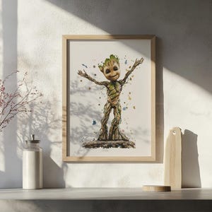 Peut inclure: Une peinture à l'aquarelle d'un personnage d'arbre humanoïde vert avec un visage souriant, debout les bras tendus. Le personnage est entouré d'éclaboussures d'aquarelle colorées.