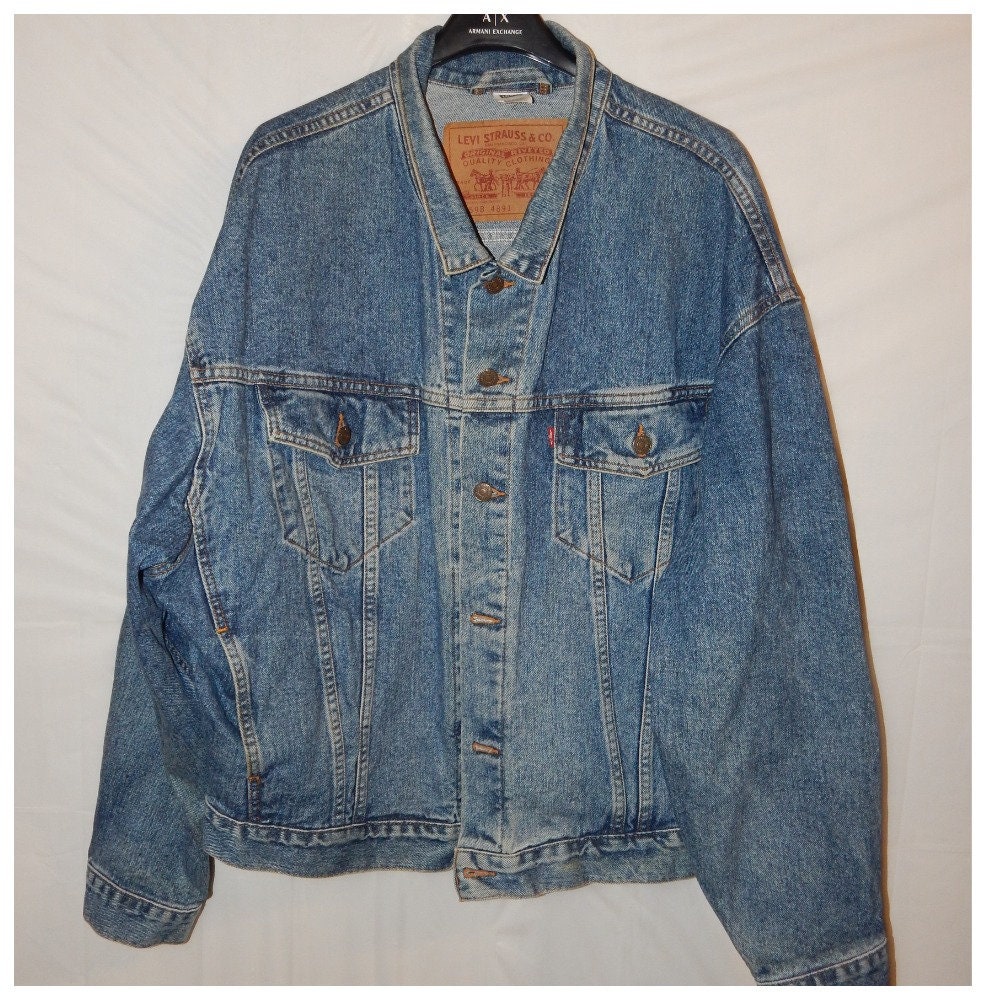 Vintage Levis Trucker Jacket 70598 4891 Blue Denim Levis. Size XL
