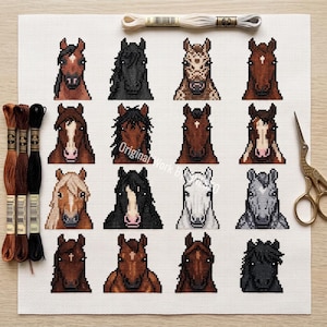 Puede incluir: Un patrón de punto de cruz sobre tela Aida blanca que presenta dieciséis retratos de cabezas de caballo en varios colores, incluyendo marrón, negro, blanco y gris. El kit incluye tres madejas de hilo de bordar, una aguja y tijeras doradas.
