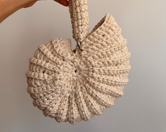 Seashell Holding Shape Crochet Summer Bag, Beige Beach Bag, Vacation Bags, top handle Sea Bag, Weekend Bag, Mermaid Seashell