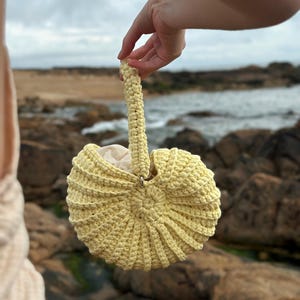Sac à main coquillage fait main - sac à main de plage jaune beurre, sac d'été, sac de vacances côtières, sac à main sirène coquillage, sac en macramé, sac à main au crochet