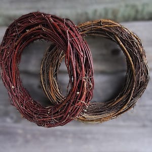 Natürlicher roter Weidenkranz - rustikale handgemachte DIY-Türdekoration (35 cm)