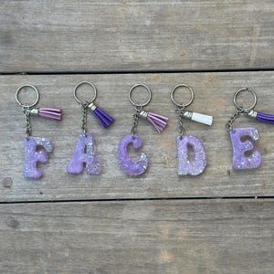 Chaveiro de letras, Chaveiro de resina, Chaveiro, Chaveiro personalizado, Chaveiro de mochila infantil, Chaveiro roxo, Presente de chaveiro, Chaveiro de glitter,