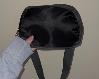 Schwarze Bauchtasche