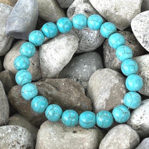 BlueZen Armband - Türkis Howlith Perlen, handgemachter Boho Schmuck, Stress Relief und Balance
