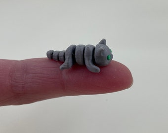 3D Printed Articulated Miniature Animal Pet Fidget Toy Grey Kitten Cat Carrier Included