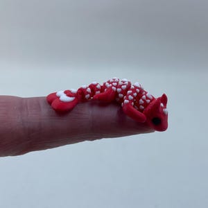 Animale domestico in miniatura articolato stampato in 3D, Fidget Love Dragon Valentines Hearts