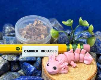 3D-geprinte beweegbare miniatuur dierenfiguur, een axolotl of watersalamander, om mee te friemelen. Inclusief draagtas.