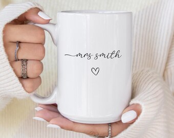 Personalized Mrs Mug, Personalized Mug for Her, Personalized Name Mug, Wedding Gift for Her, Bride and Groom Set, New wife Gift, New Bride